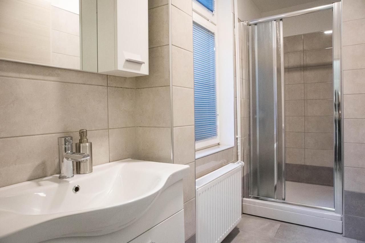 Jantar Apartmaji Ново Место Екстериор снимка