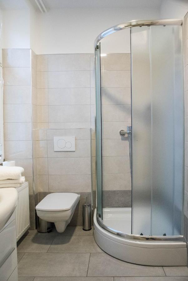 Jantar Apartmaji Ново Место Екстериор снимка