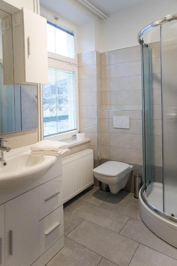 Jantar Apartmaji Ново Место Екстериор снимка